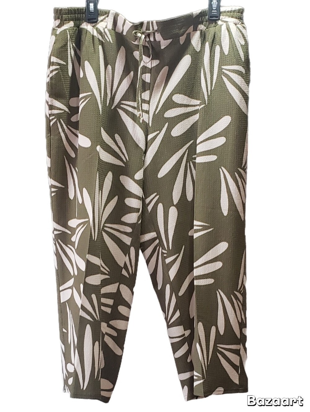 Soho Olive & White Leaf-Print Drawstring Ankle & Cropped Pants, 2X